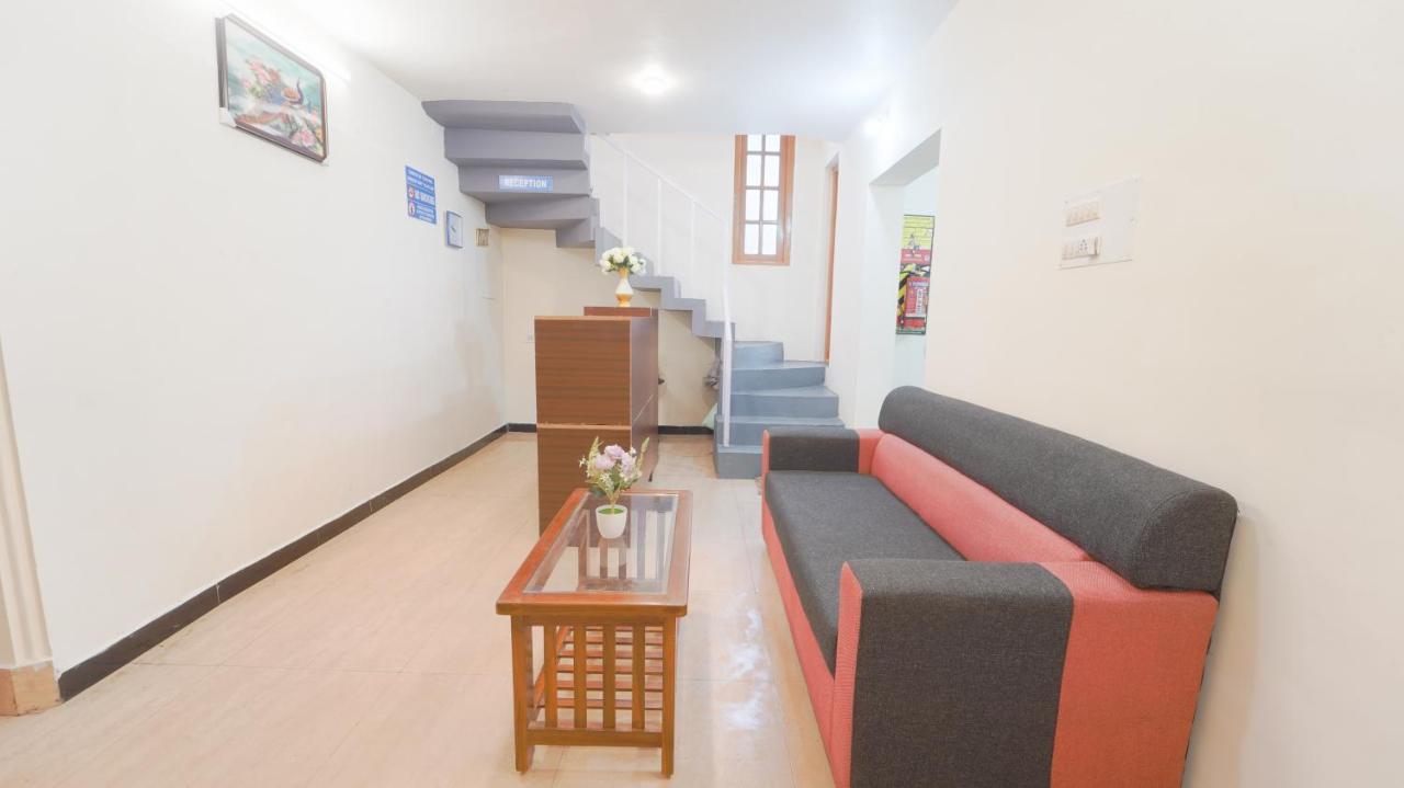 Amuthu Residency Hotell Ooty Exteriör bild