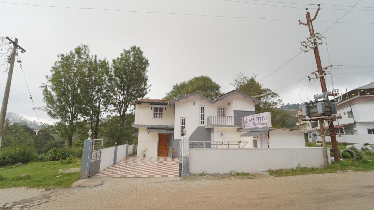 Amuthu Residency Hotell Ooty Exteriör bild