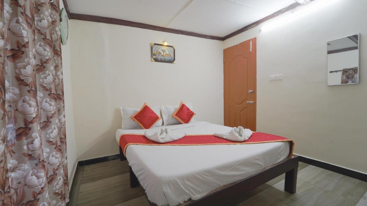 Amuthu Residency Hotell Ooty Exteriör bild