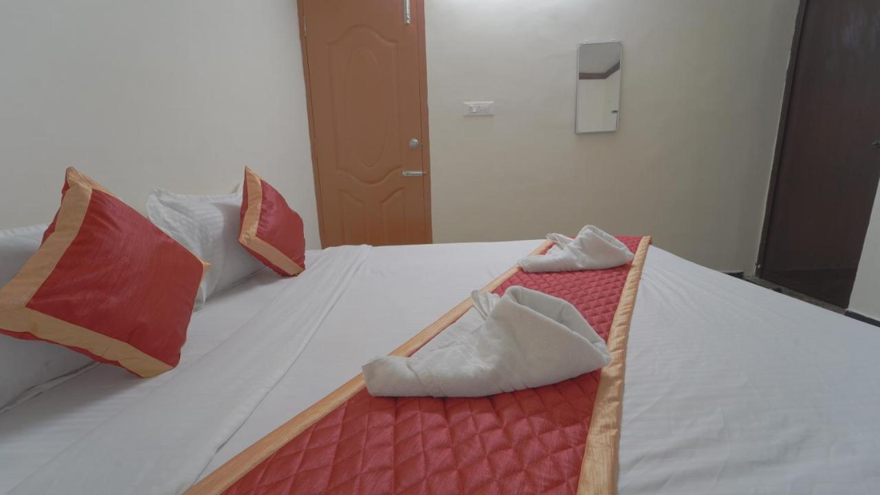 Amuthu Residency Hotell Ooty Exteriör bild