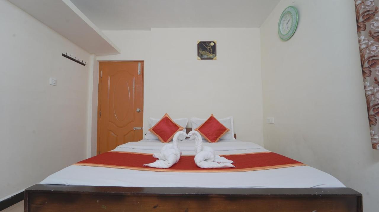 Amuthu Residency Hotell Ooty Exteriör bild