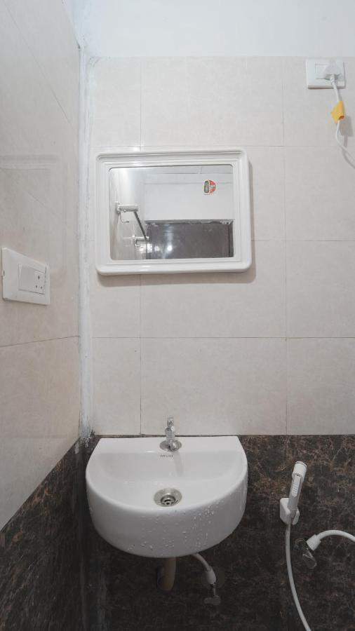 Amuthu Residency Hotell Ooty Exteriör bild