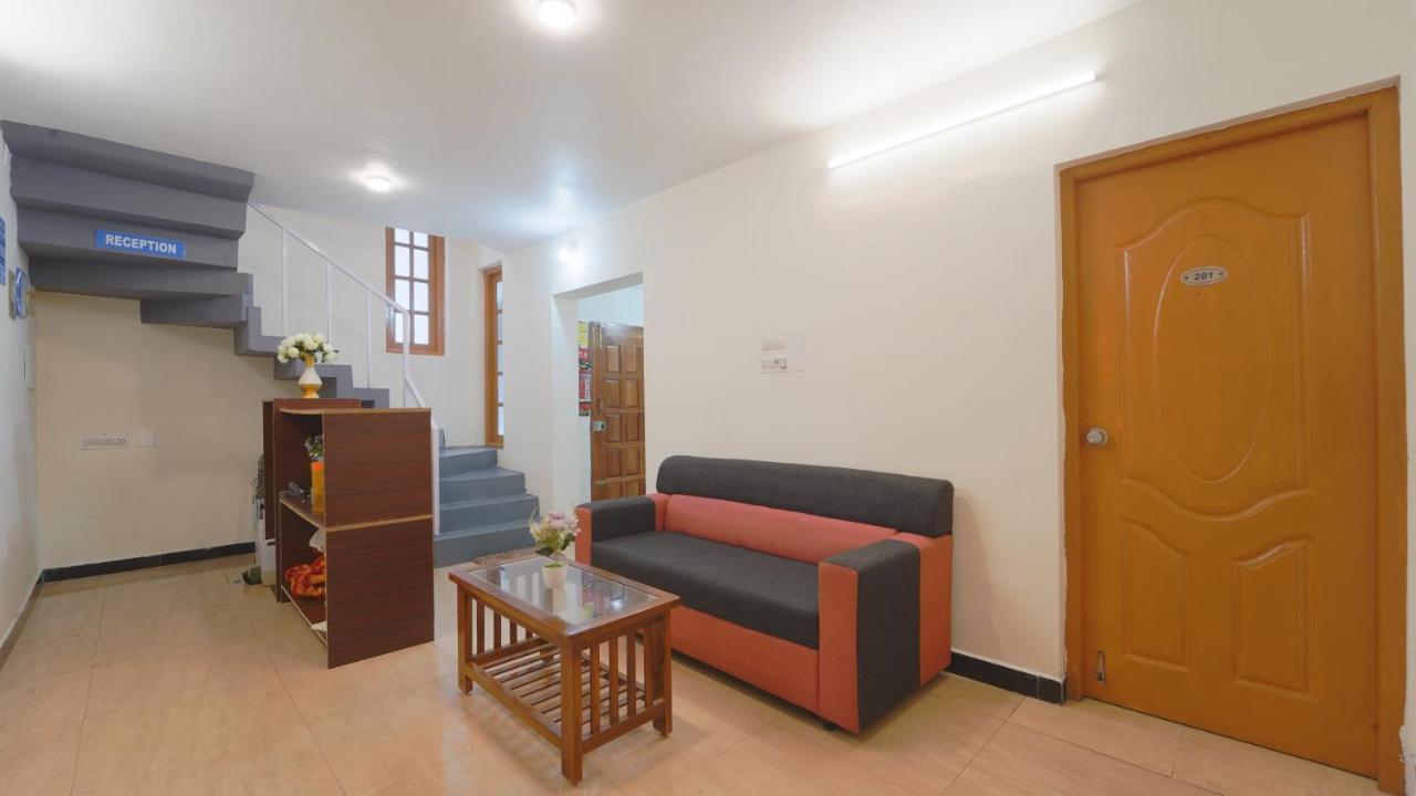 Amuthu Residency Hotell Ooty Exteriör bild