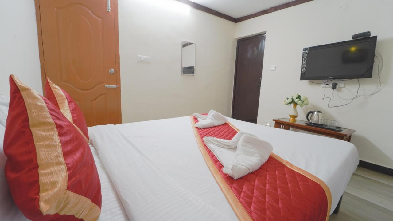 Amuthu Residency Hotell Ooty Exteriör bild
