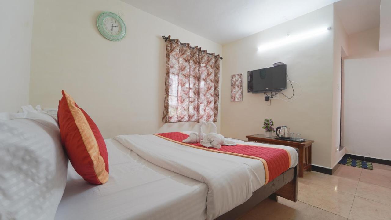 Amuthu Residency Hotell Ooty Exteriör bild